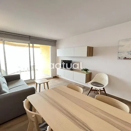 Alexandra C-4 Apartment *